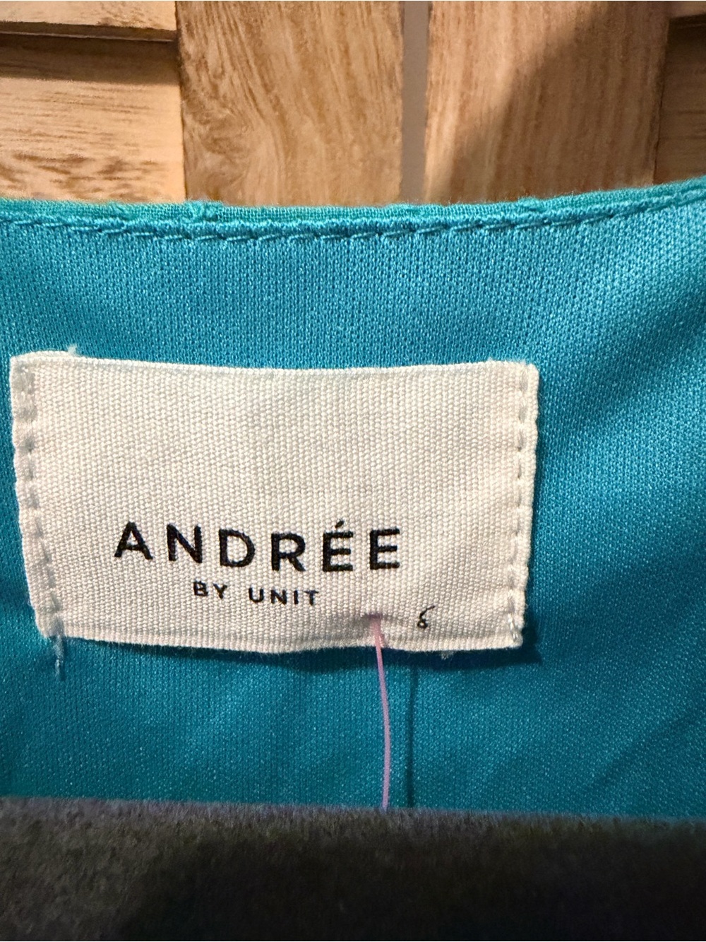 NWT Andree by Unit Teal Textured V-Neck Peplum Blouse - Picture 3 of 3